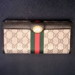 Gucci Beige and Black Wallet with Red and Green Stripe